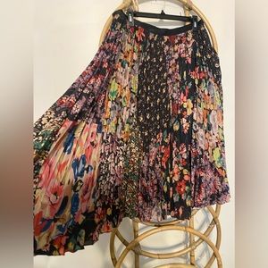 Polo RALPH LAUREN Womens XS Skirt FLORAL Black PLEATED Xl